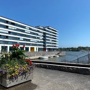 https://sea-view-lux-apartment-close-to-center-balcony-gym-sauna-coffee.tophotelshelsinki.com